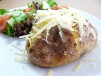 Картофель в мундире, запеченный картофел