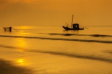 Sonnenaufgang über dem Sam Son Strand (1