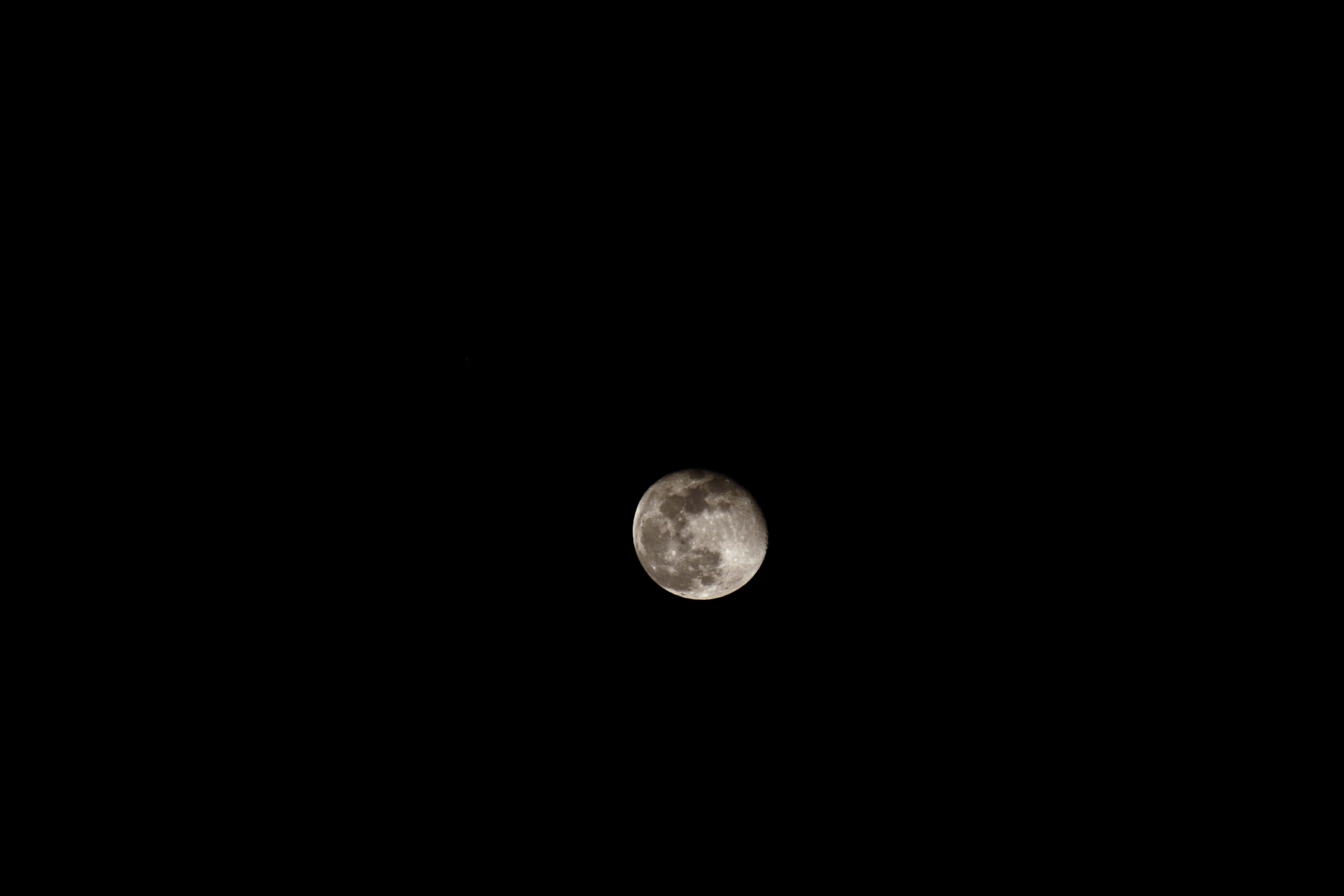 Pełny widok, noc, księżyc