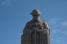 Socha, válečný památník