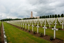Cemitério militar, monumento