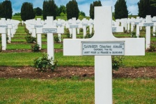 Cemitério militar, cruz branca