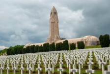 Monumento, cemitério militar