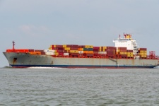 Navire cargo porte-conteneurs