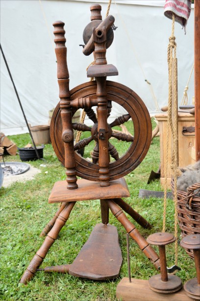 spinning-wheel-free-stock-photo-public-domain-pictures