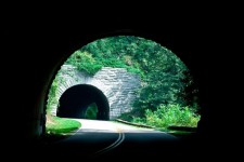 Túnel duplo no Blue Ridge Parkway