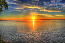 Nascer do sol sobre o lago Monona
