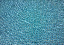 Bazin de înot cu apă textura val