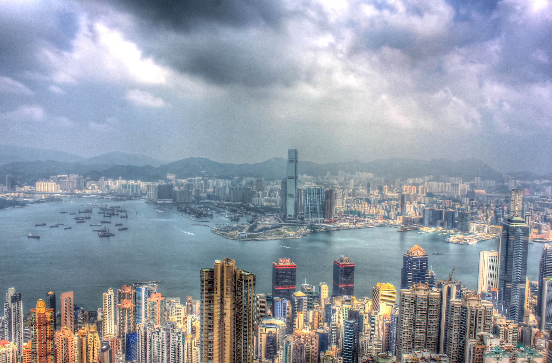 Wolken über Hong Kong
