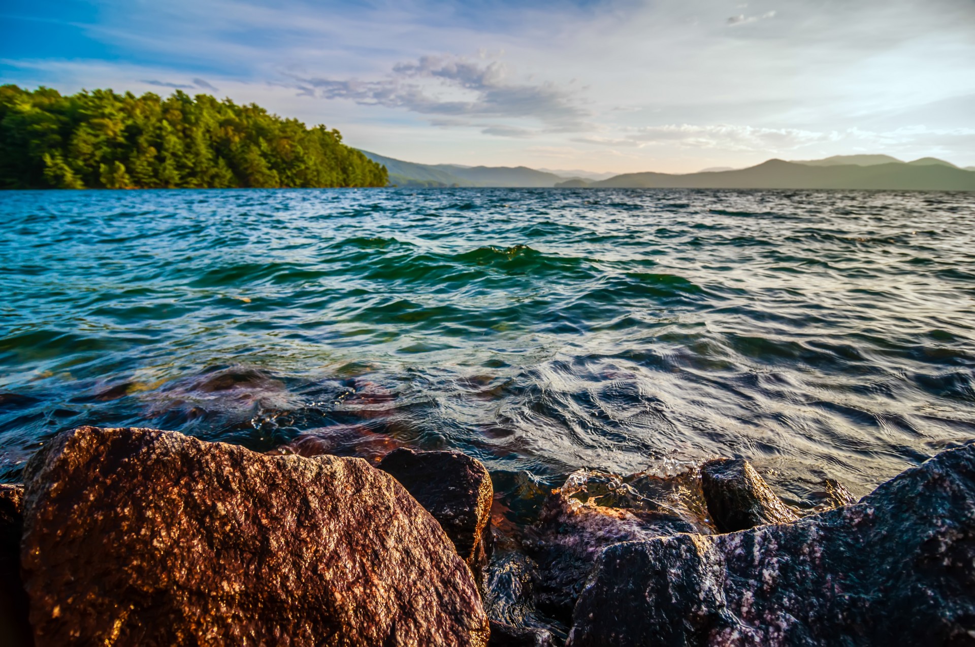 Lake Jocassee Free Stock Photo - Public Domain Pictures