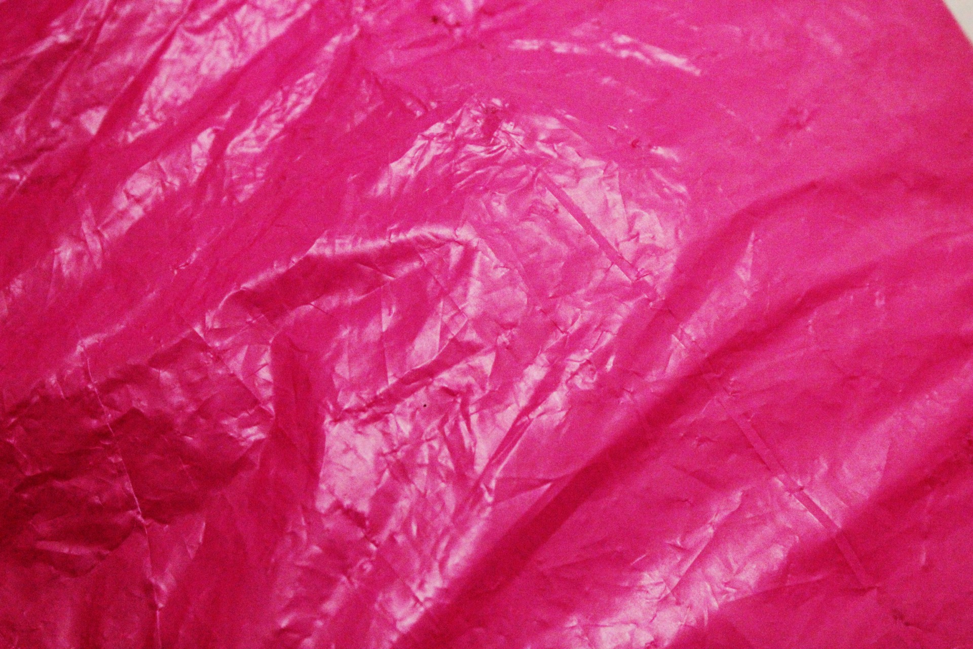 розовый пластиковый фон