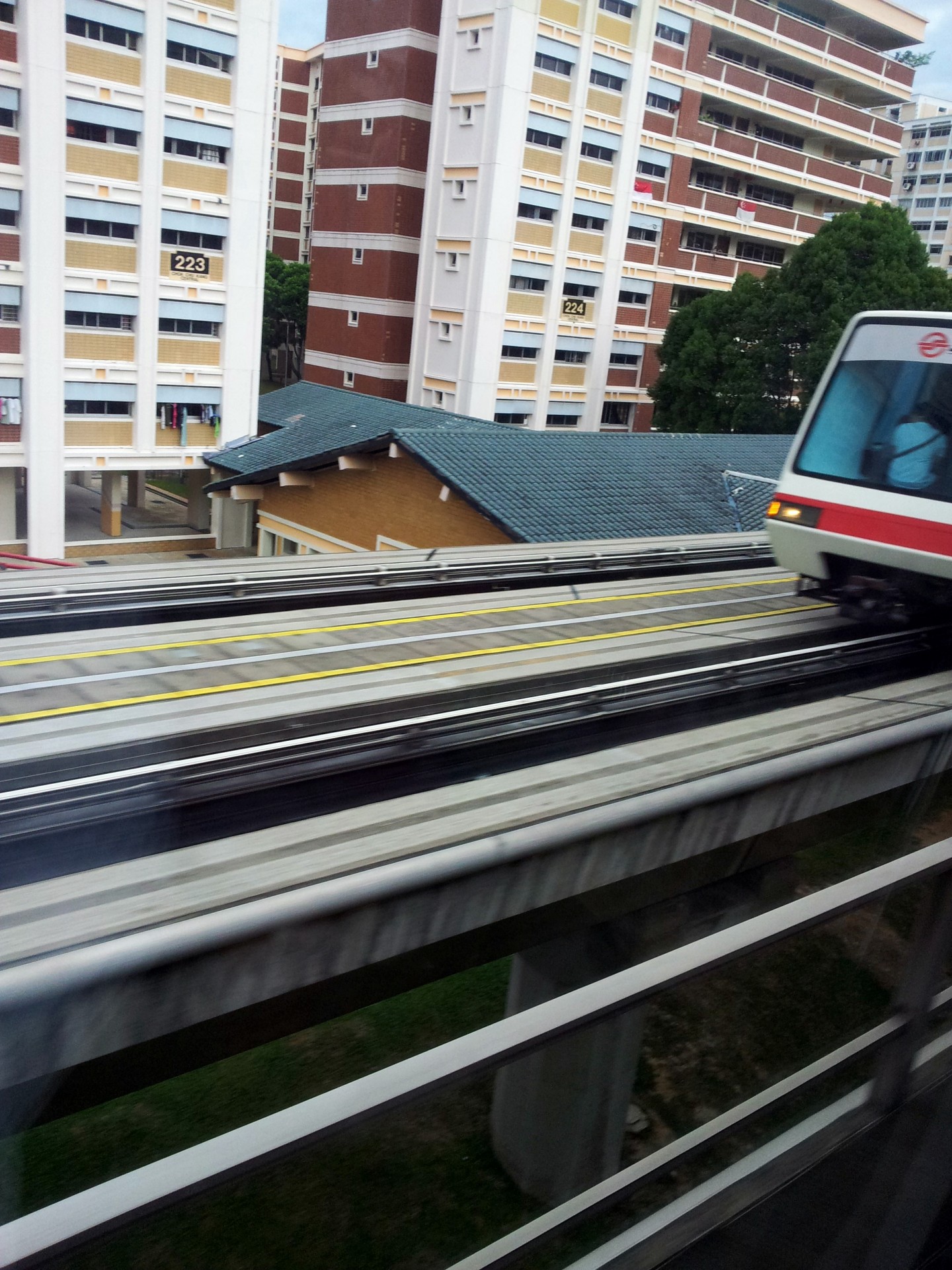 Сингапур LRT трек