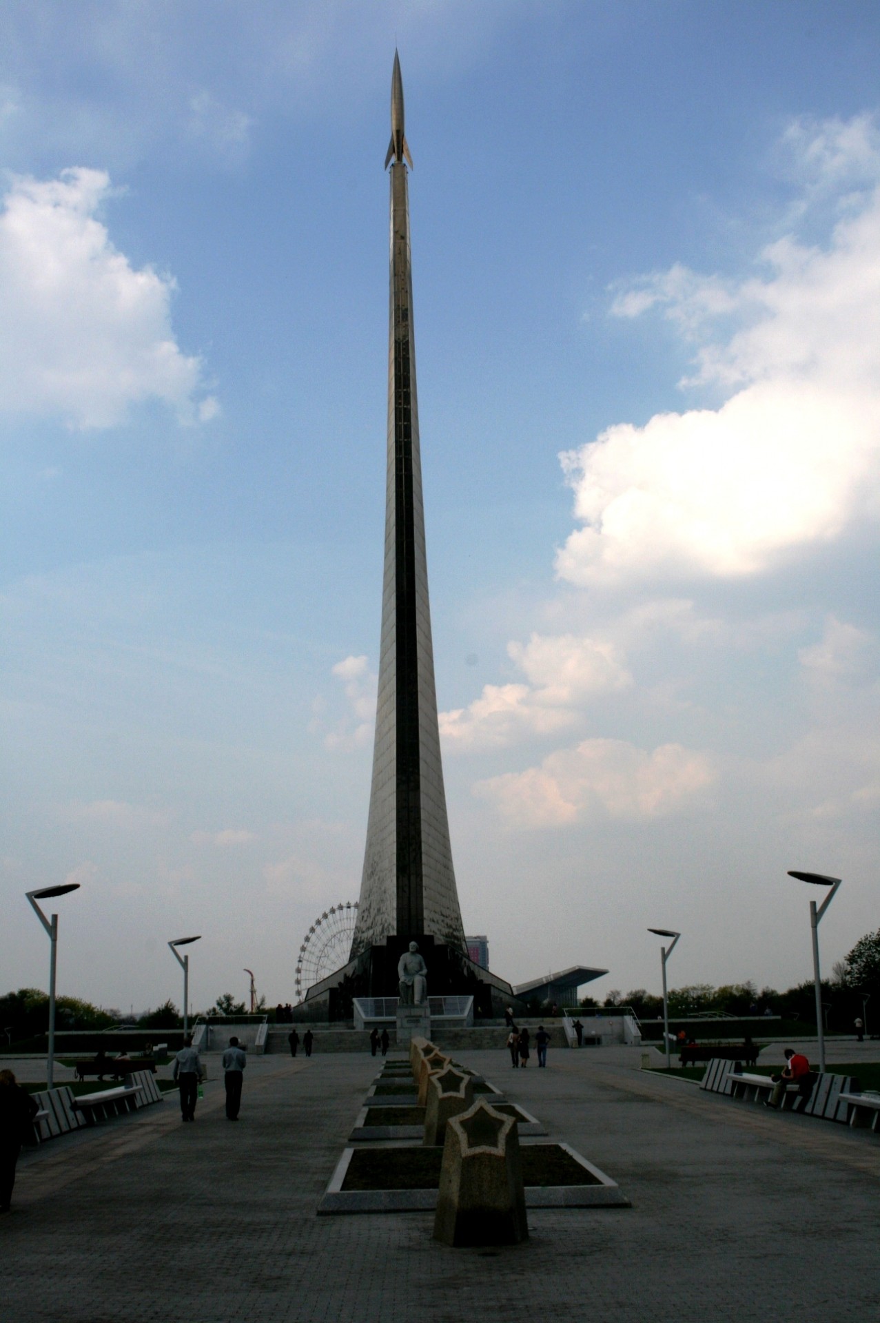 Космический обелиск в Москве