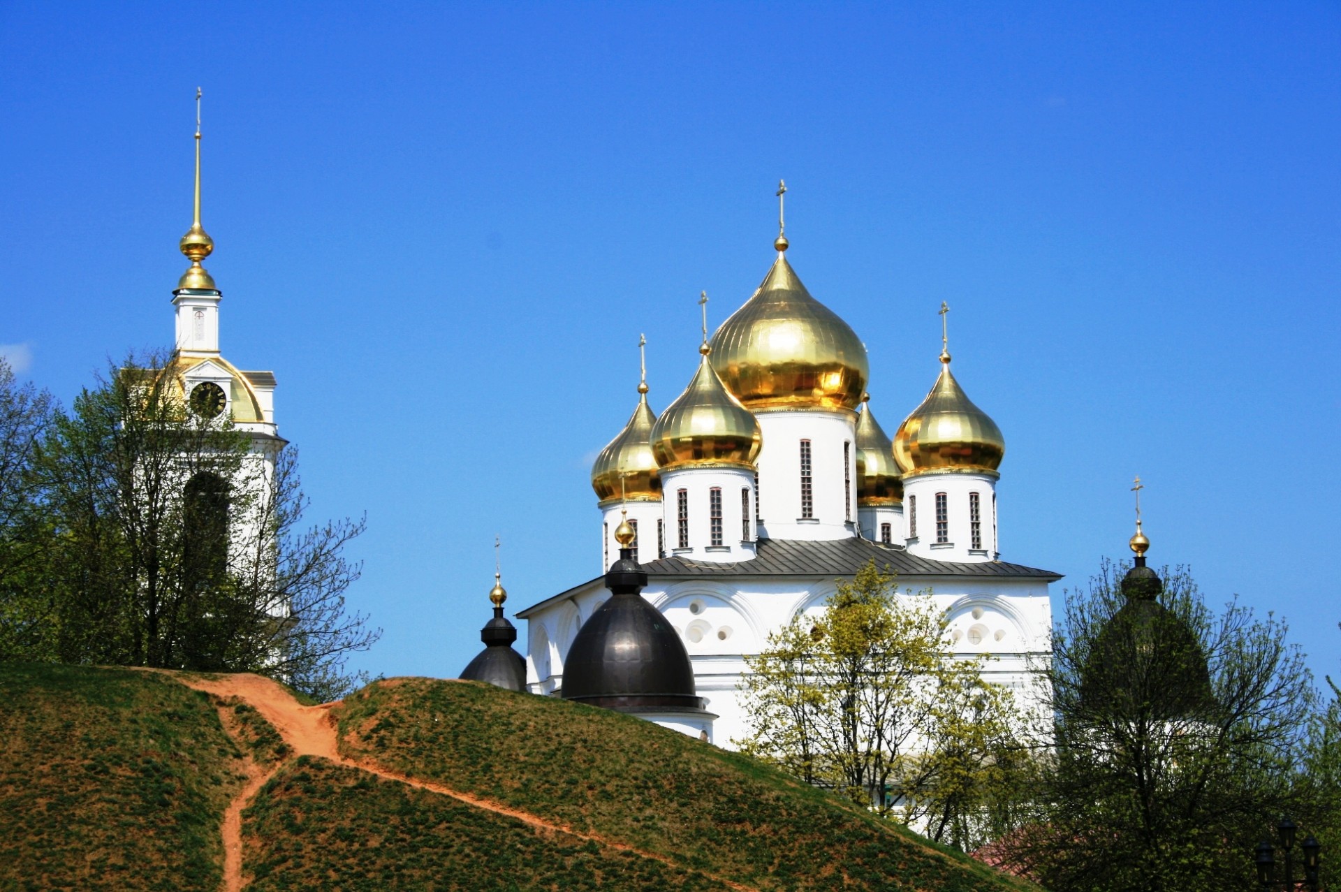 De veronderstelling kathedraal, Dmitrov