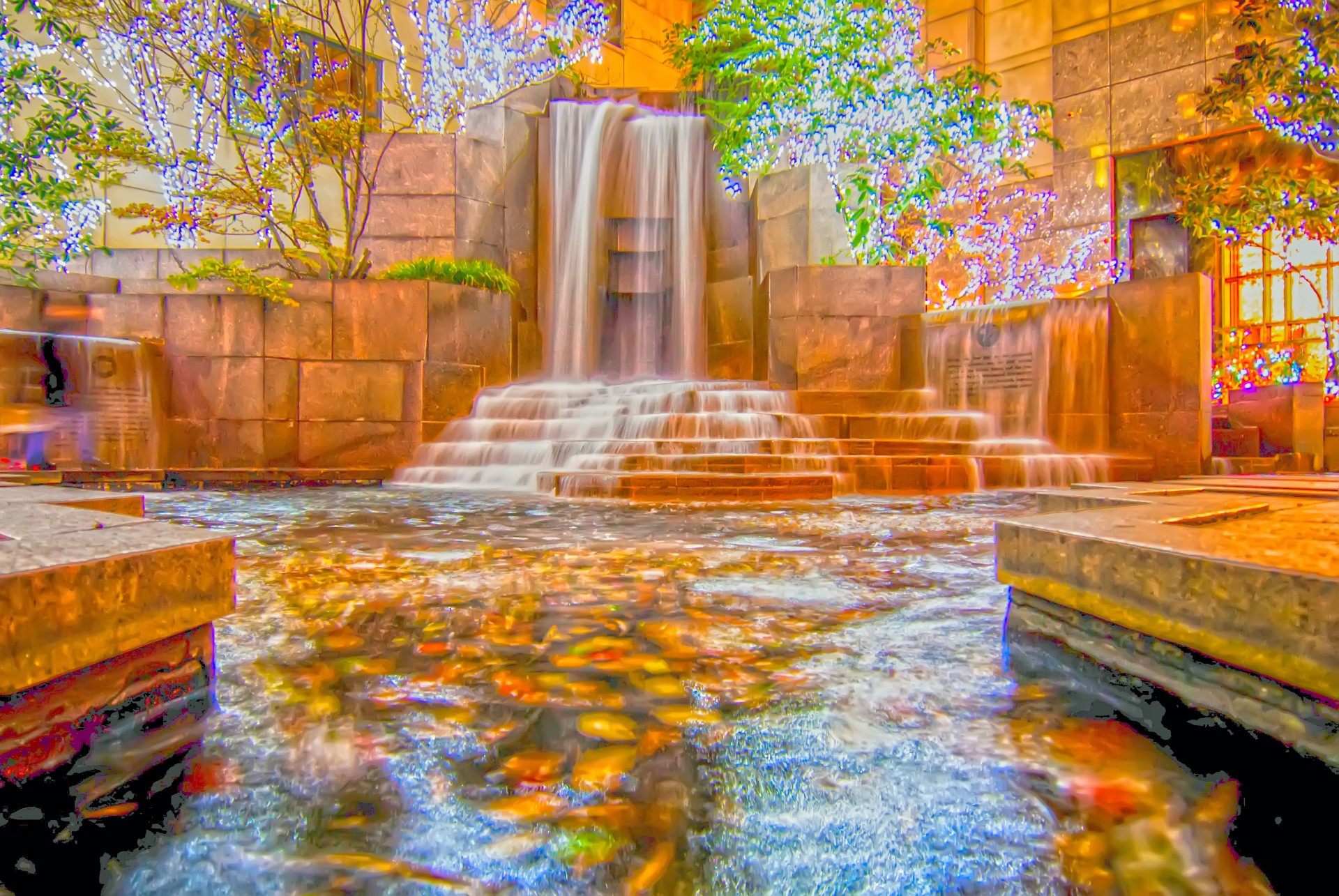 Водопад фонтан в Шарлотте