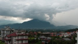 Fördunklar ovanför Katmandu