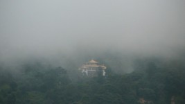 Ocultos monasterio budista.