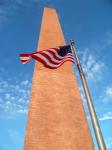 Washington Monument a vlajka