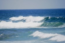 Surf alb pe mare