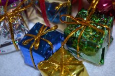 Wrapped Gifts Ornaments