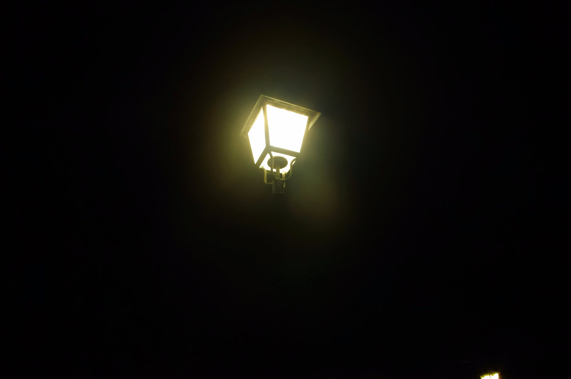 Spooky уличный фонарь