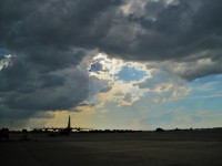 Nori grupează peste aerodrom