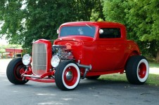 Customized Red Hot Rod-Auto