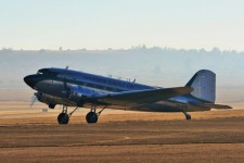DC-3 Dakota en el aire muestran