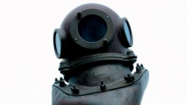 O capacete do mergulho Velho