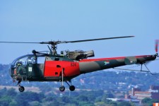 Rouge & camo Alouette III décollage