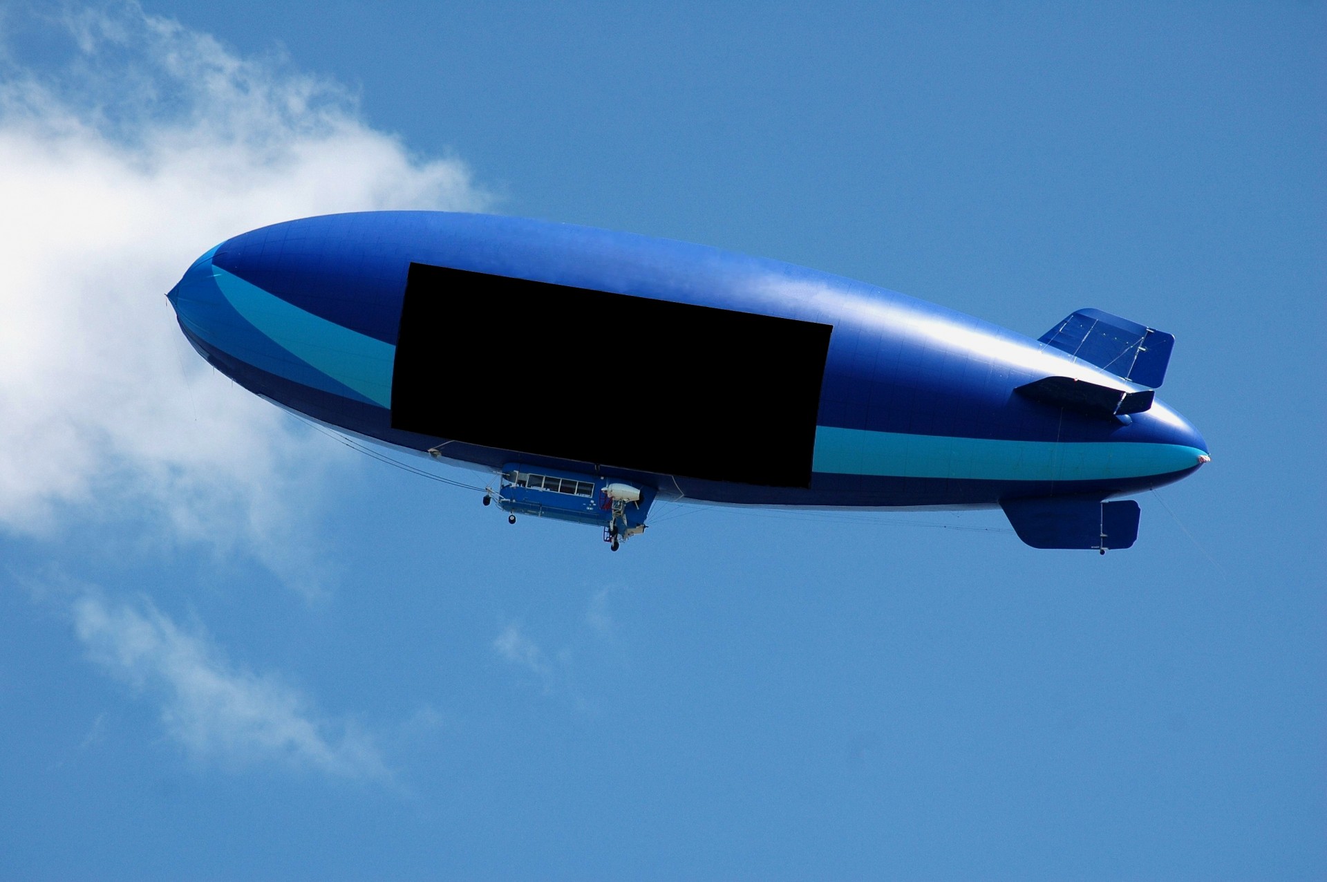 Blimp Flying Free Stock Photo - Public Domain Pictures